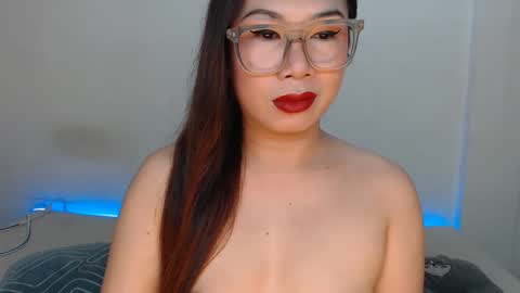 Snapshot of hannabanana_ts chatting on May 2026 06:33:01 AM Hannah online show from May 2026 06:33:01 AM