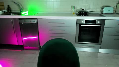 Hannah online show from March 2025 12:18:02 AM