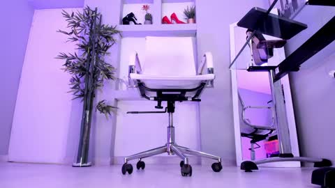 HANNAH HOWELL online show from January 2025 11:58:02 AM