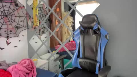 hannah online show from November 2025 07:13:02 PM