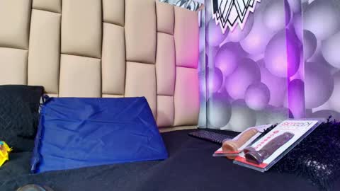 Snapshot of hannah_teehn chatting on September 2025 07:08:02 PM hannah_teehn online show from September 2025 07:08:02 PM