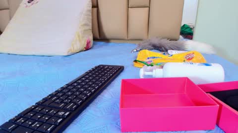 Snapshot of hannah_teehn chatting on November 2025 07:02:02 PM hannah_teehn online show from November 2025 07:02:02 PM