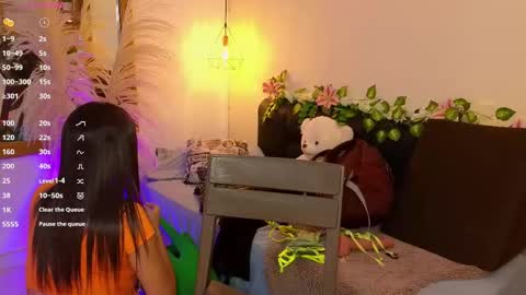 Hannah Williams online show from September 2025 08:42:02 PM