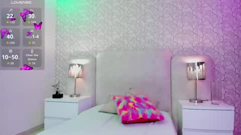 Snapshot of hannah_willian chatting on May 2026 11:26:02 AM online show from May 2026 11:26:02 AM