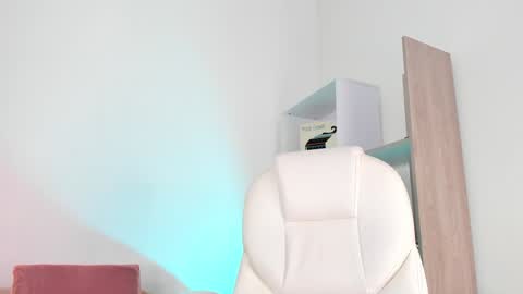 Hannah online show from January 2025 09:05:02 PM