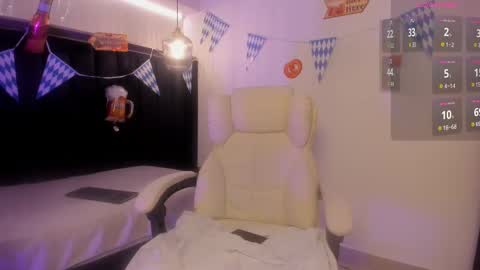 hannah  online show from October 2025 03:48:01 AM