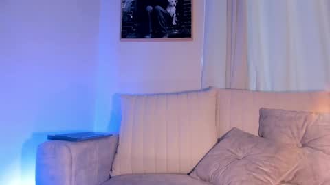 Hannah  online show from December 2024 12:02:01 PM