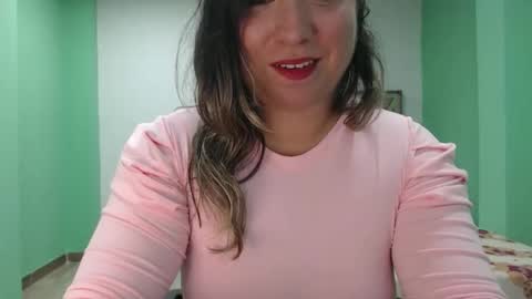 Snapshot of hannahevans2 chatting on April 2026 03:27:01 PM hannahevans2 online show from April 2026 03:27:01 PM