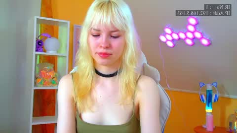 Snapshot of hannahhollis chatting on June 2026 06:23:01 AM Hannah online show from June 2026 06:23:01 AM