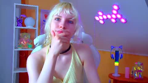 Snapshot of hannahhollis chatting on June 2026 06:21:02 PM Hannah online show from June 2026 06:21:02 PM