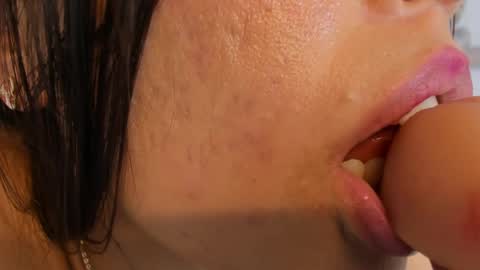 Hannahill69 online show from April 2026 07:45:01 AM