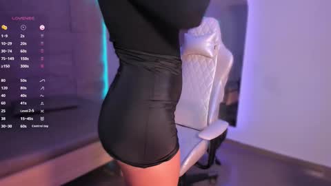 hannahmonttgomery  Help me reach 100 Hands up online show from February 2026 05:41:01 PM