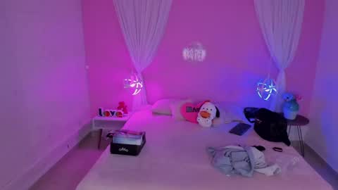 Hannah online show from February 2025 09:59:01 PM