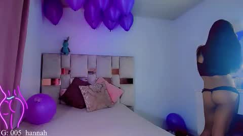 hannahsmit_ online show from November 2025 07:29:02 AM