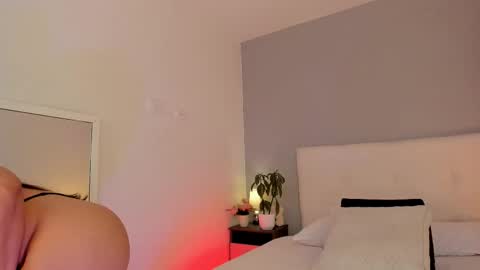 hannamartinnez online show from October 2025 04:52:02 PM