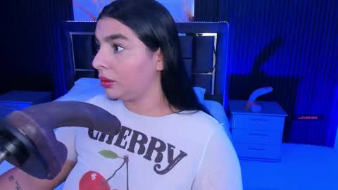 Hannasscott online show from October 2025 01:07:01 PM