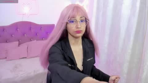 HANNI  online show from December 2025 11:59:01 AM