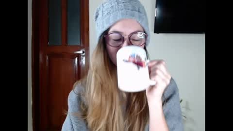 hanny_333 online show from January 2025 09:35:01 AM