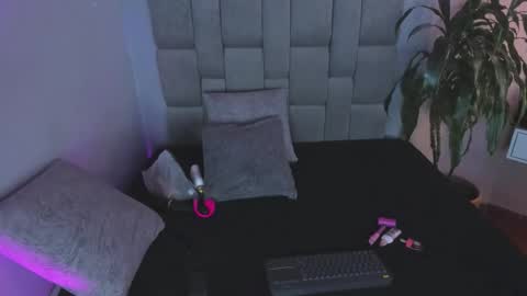 HANNY online show from September 2025 12:05:01 PM