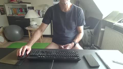 Snapshot of hanse_1 chatting on October 2025 01:53:02 PM Hanse online show from October 2025 01:53:02 PM