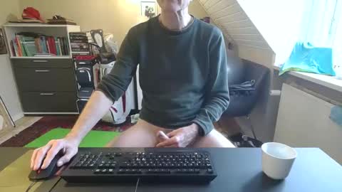 Snapshot of hanse_1 chatting on March 2026 07:01:01 AM Hanse online show from March 2026 07:01:01 AM