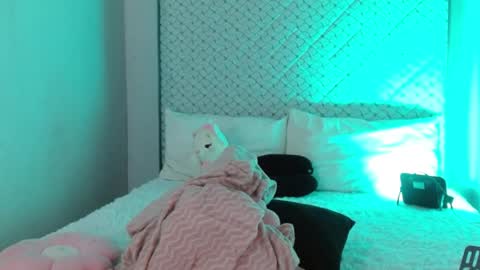 Snapshot of hantonella chatting on April 2026 05:30:01 PM Anto online show from April 2026 05:30:01 PM