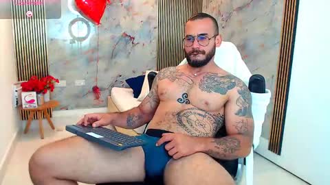 hanz_col online show from February 2025 04:22:02 AM