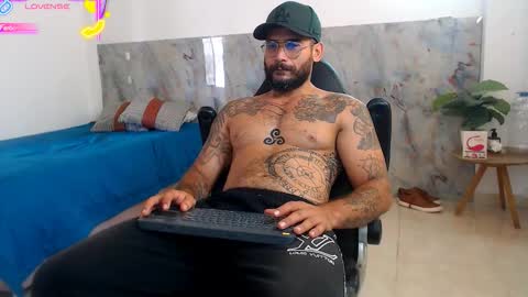 hanz_col online show from November 2025 03:01:02 PM