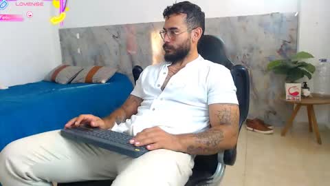 hanz_col online show from November 2025 11:22:01 AM