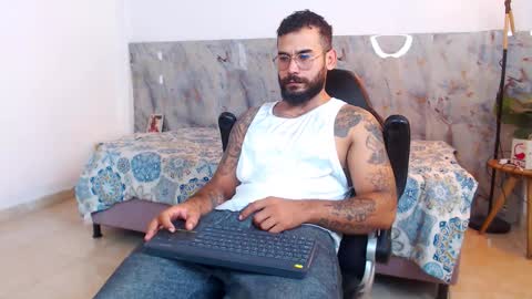 hanz_col online show from November 2025 11:57:02 AM