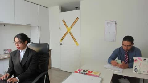 Happer Quinn  Mr Hale online show from November 2025 06:41:02 PM