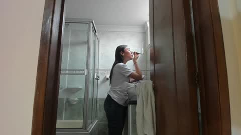 happy_cream_ online show from December 2024 12:29:02 PM