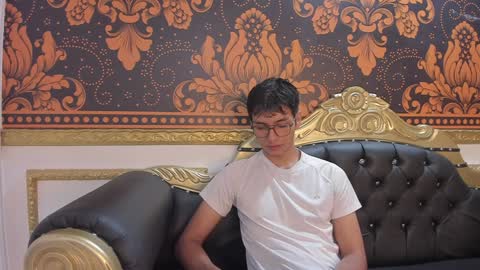 happy_cream_ online show from December 2024 02:49:01 PM