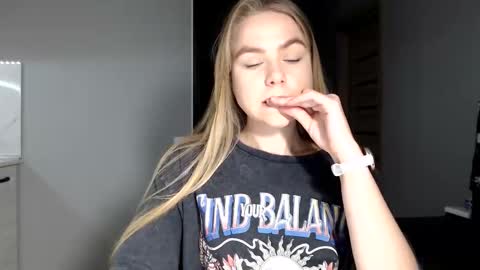 Snapshot of happy_fox_ chatting on November 2025 05:56:01 PM happy_fox_ online show from November 2025 05:56:01 PM