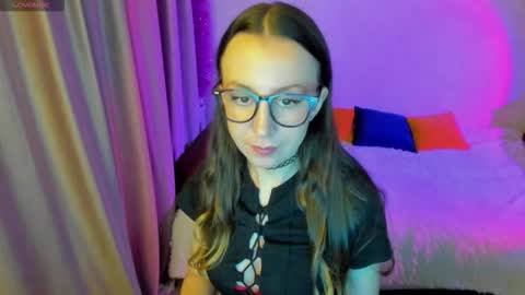 Stephanie online show from September 2025 04:22:02 PM