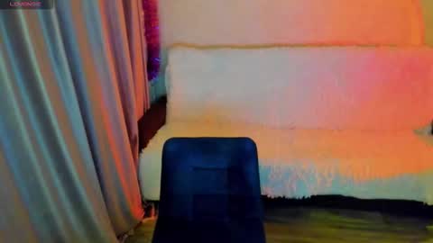 Stephanie online show from October 2025 06:42:02 PM