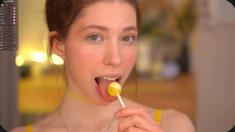 Snapshot of happyvivy chatting on February 2025 02:00:01 PM Vivy online show from February 2025 02:00:01 PM