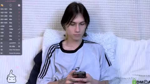 Mark online show from September 2025 04:17:02 AM