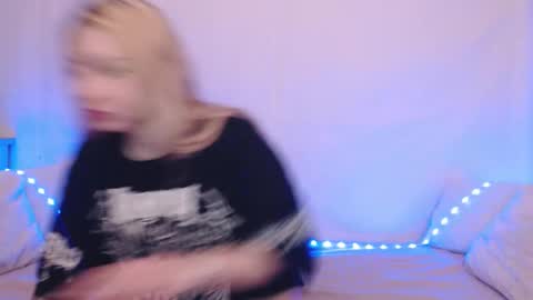 Emily online show from September 2025 10:13:01 PM