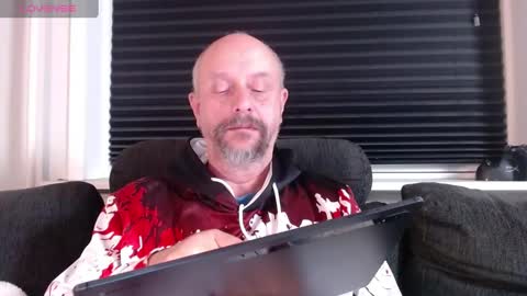 MrLazy online show from December 2024 10:17:02 PM