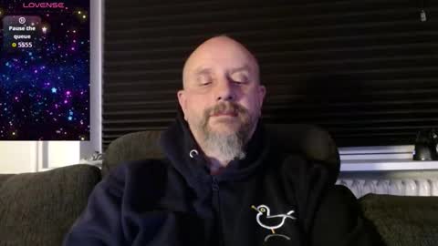 MrLazy online show from November 2025 07:04:01 PM