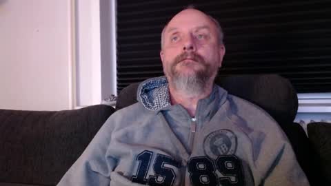 MrLazy online show from December 2025 06:15:01 PM