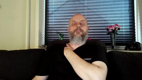 MrLazy online show from April 2026 05:47:01 PM