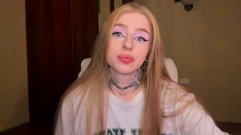 Julia online show from September 2025 05:44:02 AM