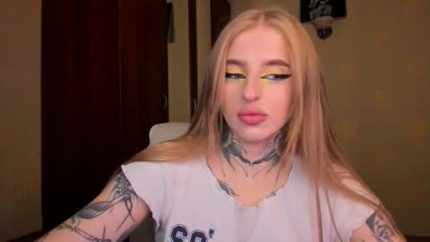 Julia online show from October 2025 05:48:01 AM