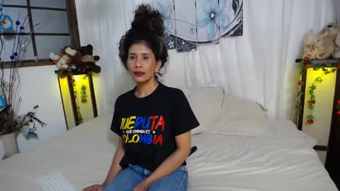 Snapshot of harley_quinns1 chatting on December 2024 03:03:01 AM harley_quinns1 online show from December 2024 03:03:01 AM