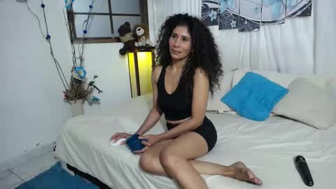 Snapshot of harley_quinns1 chatting on January 2025 02:49:02 AM harley_quinns1 online show from January 2025 02:49:02 AM