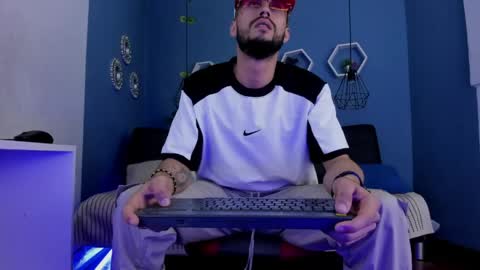 harold_999 online show from May 2026 11:32:01 PM