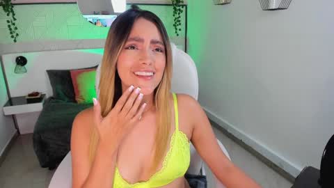 Harper  online show from January 2025 10:41:02 PM