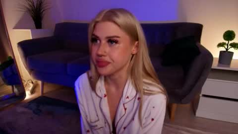 Snapshot of harpi_cruz chatting on September 2025 09:49:01 PM Its KIra hello HUSH is here online show from September 2025 09:49:01 PM